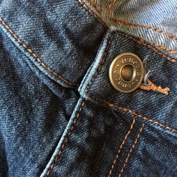 Venezia Jeans Co. Plus Sz Jeans with Raw Hems - Picture 8 of 14